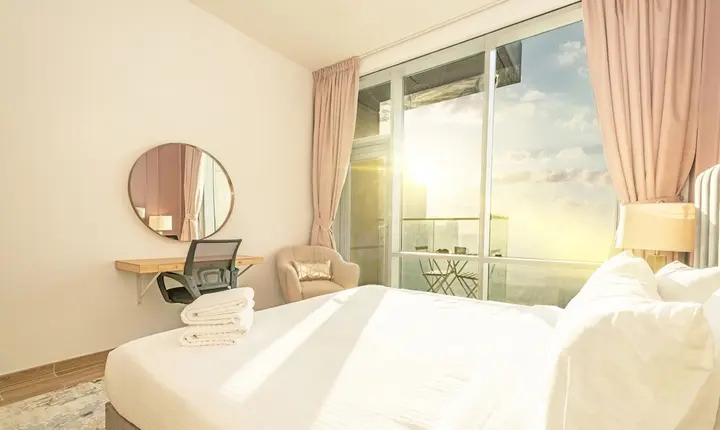 Дубай: LUX The Elegant Residence Amna Tower