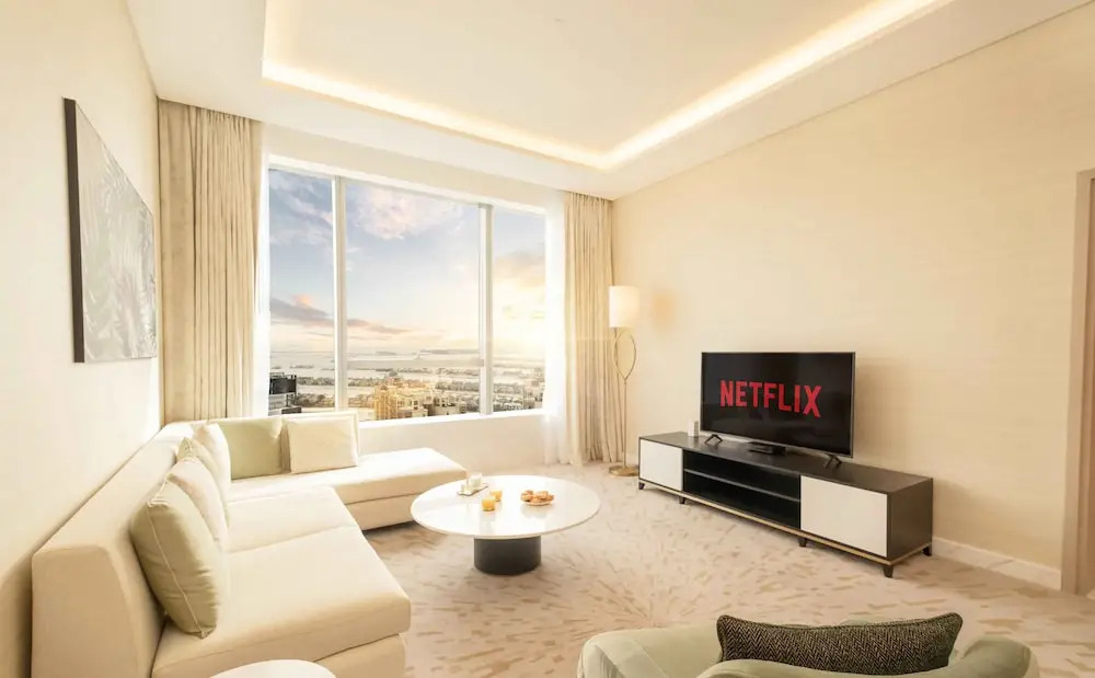 Дубай: LUX Iconic Views at The Palm Tower 7