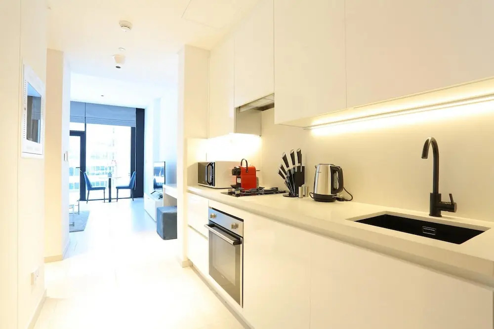 Дубай: Luxury Studio w Burj Khalifa Vw in Business Bay