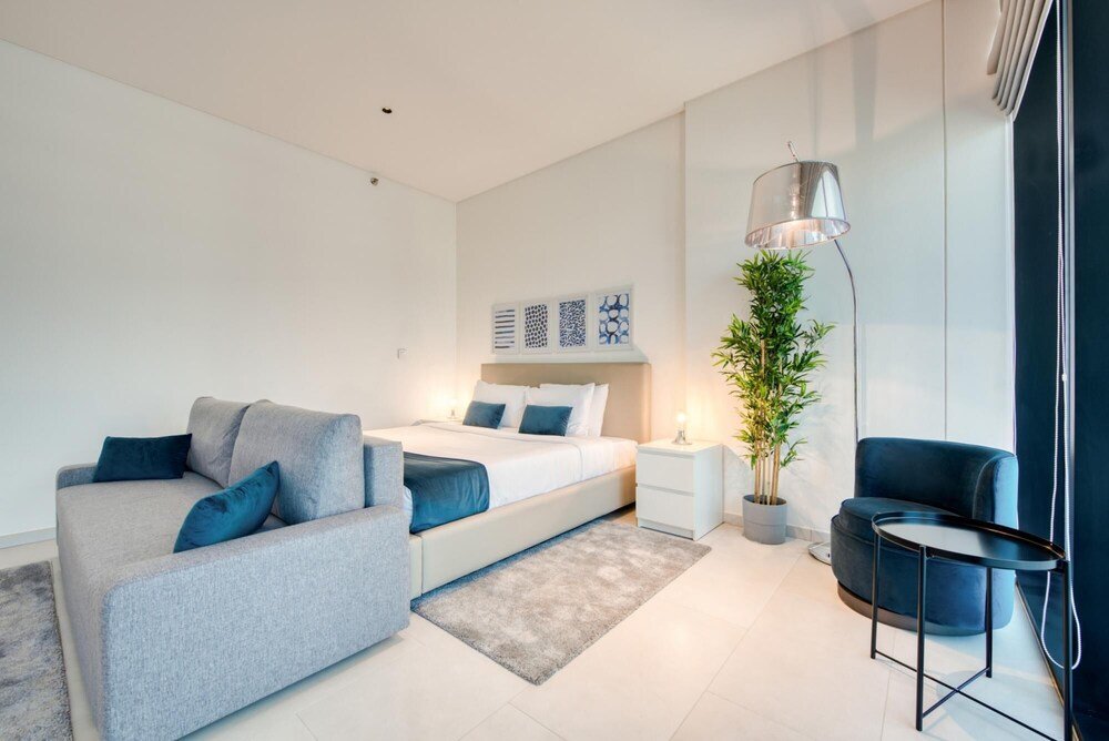 Дубай: Luxury Studio w Burj Khalifa Vw in Business Bay
