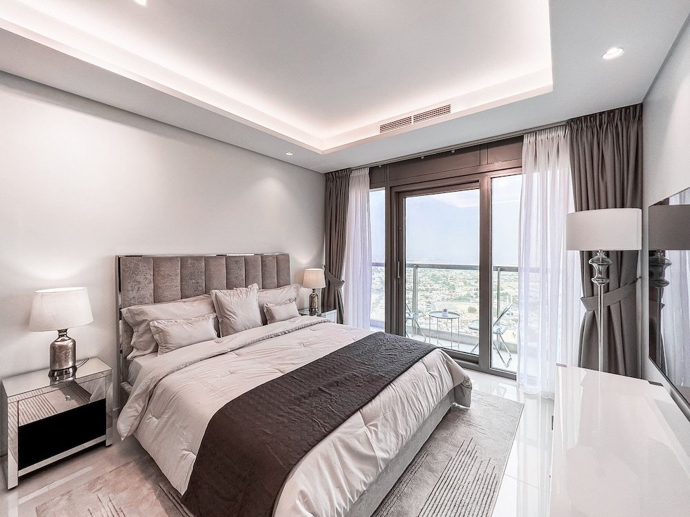 Дубай: Luton Vacation Homes - Paramount Midtown