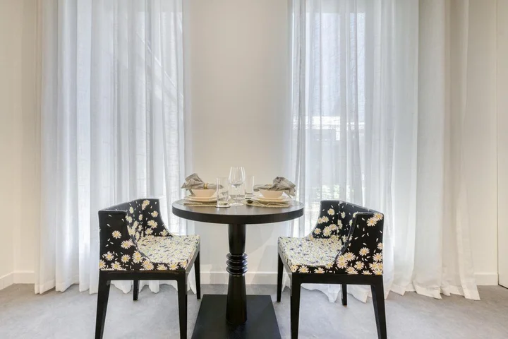 Дубай: Luxurious Apt in Impressive Difc Tower
