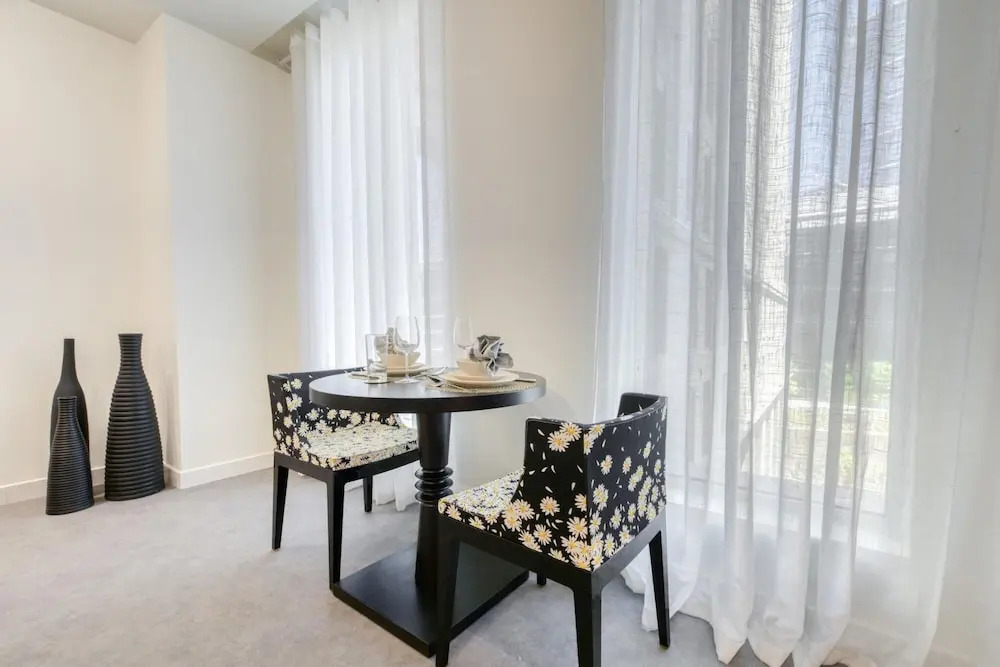 Дубай: Luxurious Apt in Impressive Difc Tower