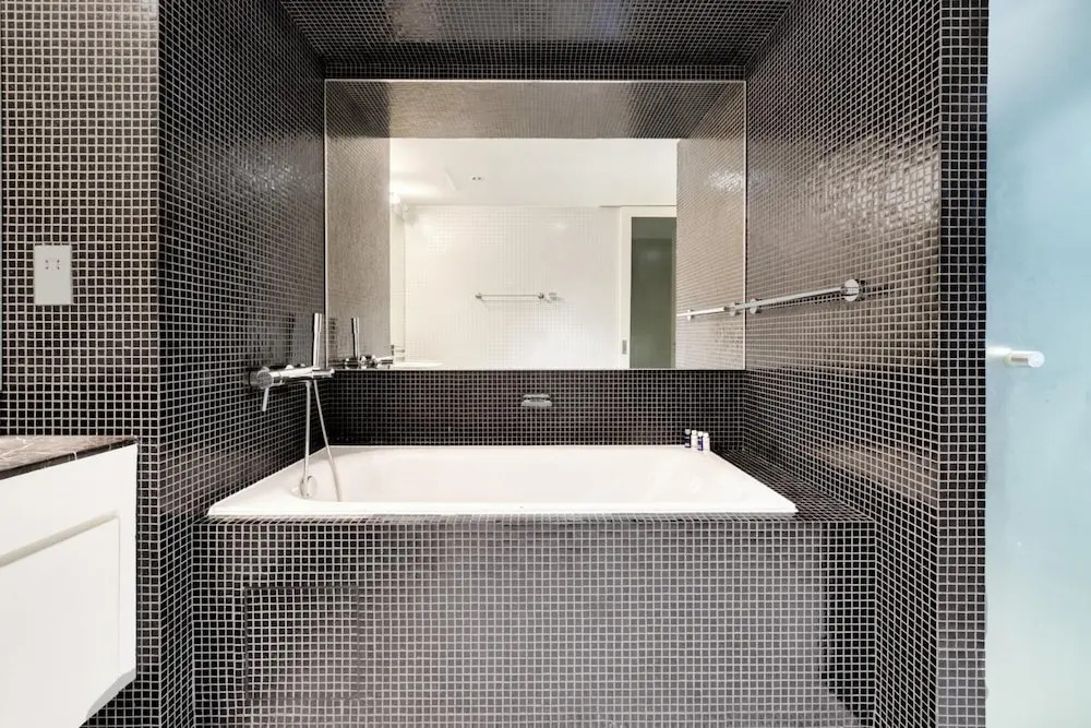 Дубай: Luxurious Apt in Impressive Difc Tower