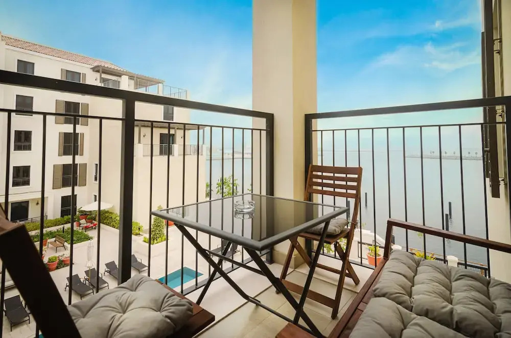 Дубай: OSKENA Vacation Homes - La Mer Jumeriah
