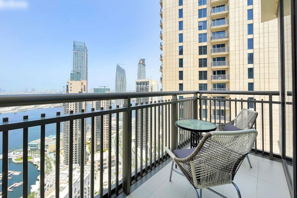 Дубай: Lavish Living Along the Dubai Creek