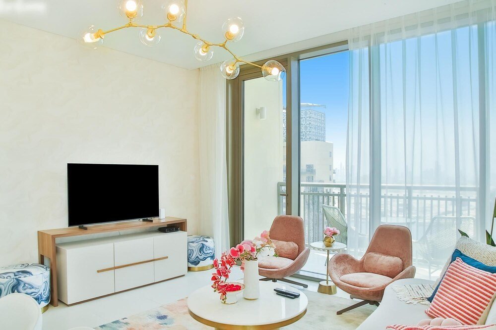 Дубай: Lavish Living Along the Dubai Creek