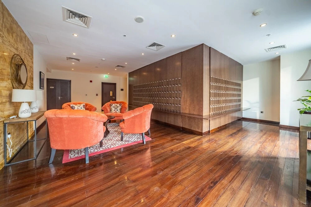 Дубай: Monty - Stylish Apartment with Partial Burj Khalifa View