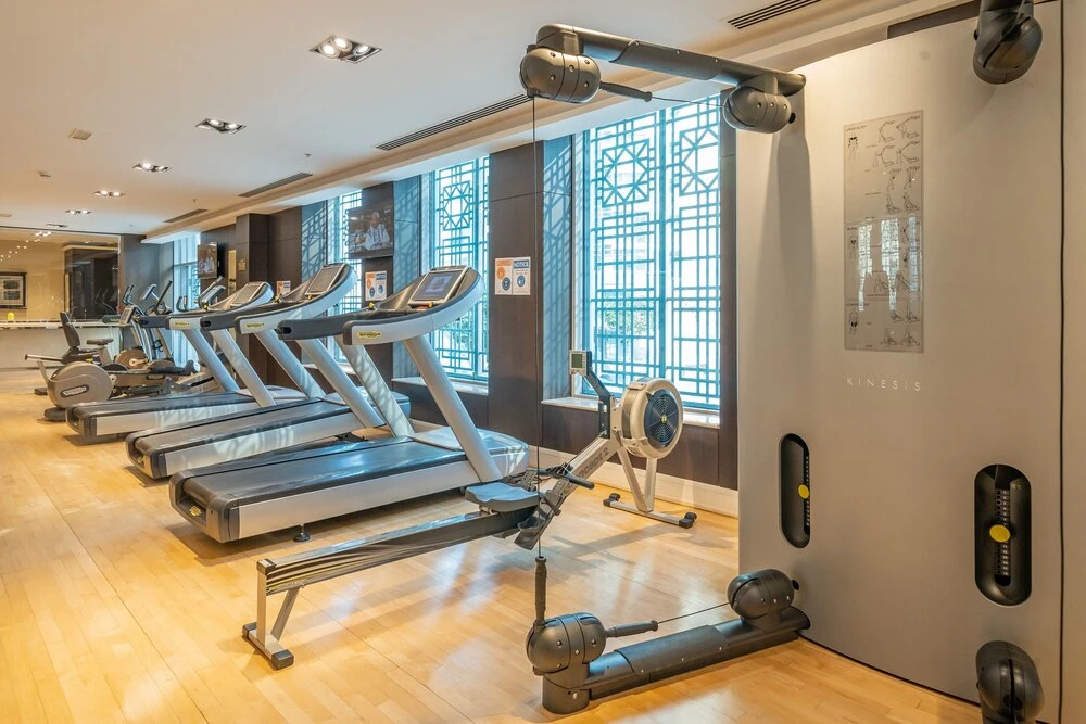 Дубай: Monty - Stylish Apartment with Partial Burj Khalifa View