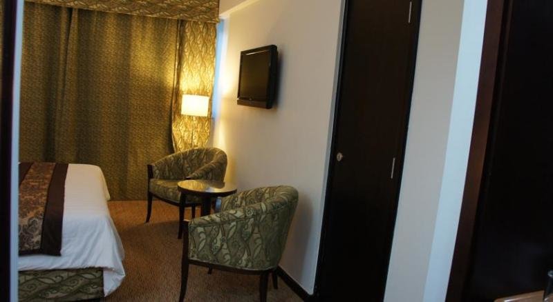 Дубай: Boonmax Hotel L.L.C