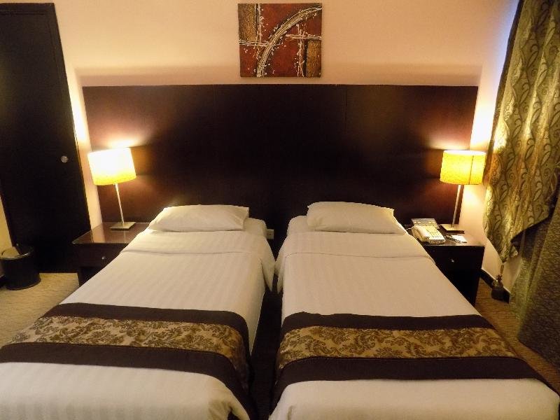 Дубай: Boonmax Hotel L.L.C