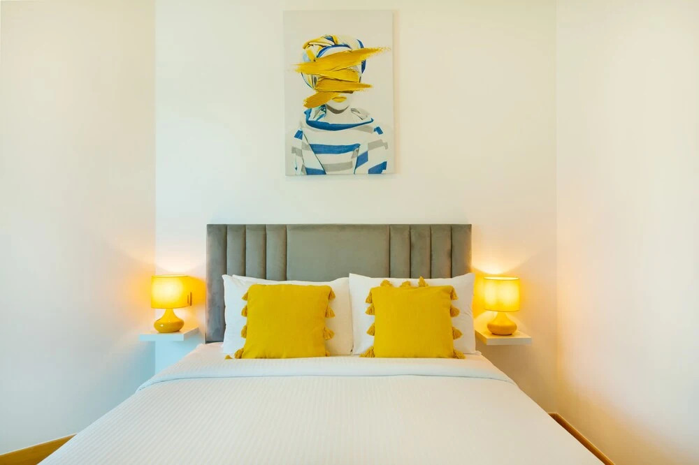 Дубай: Maison Privee - Stylish Apt with Large Patio close to the Beach