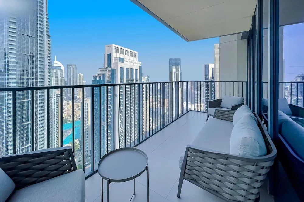 Дубай: Hyp-lux 4BR Apt With Burj Khalifa View