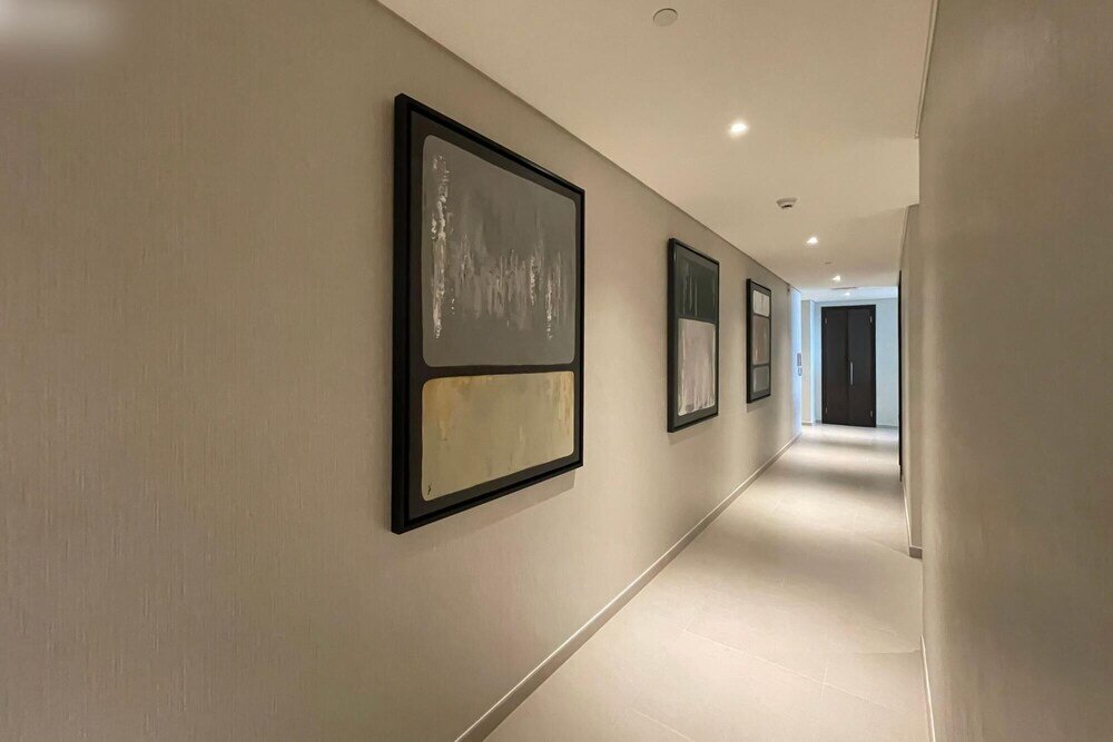 Hyp-lux 4BR Apt With Burj Khalifa View — фото 2