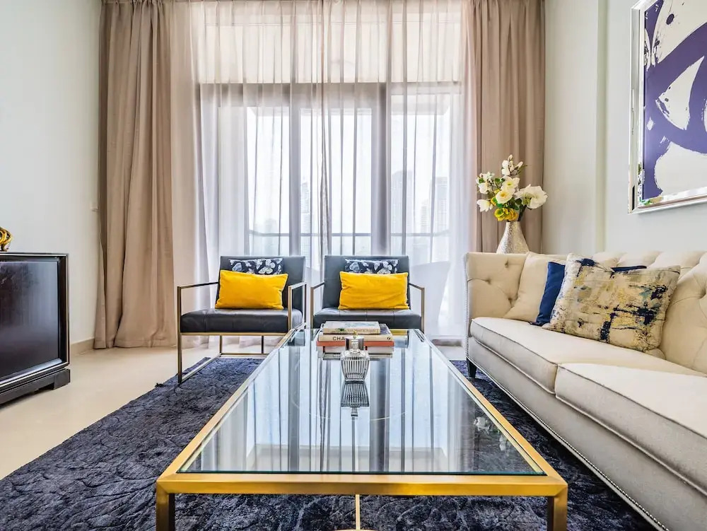 Дубай: Monty - Incredible Burj Khalifa View From this Vibrant Apt