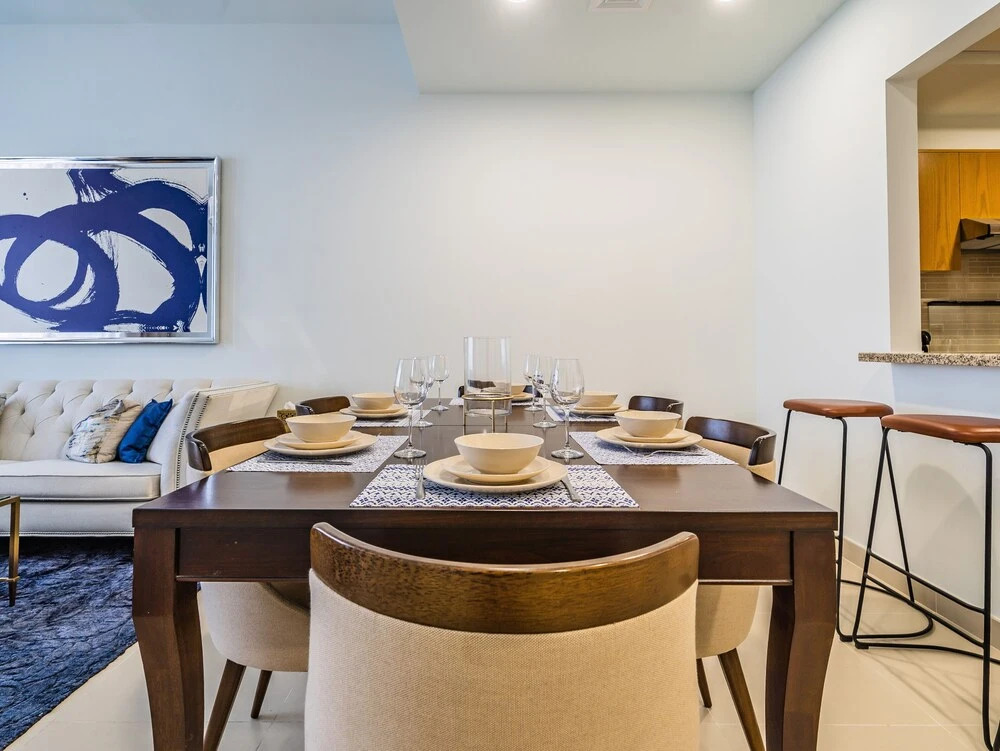 Дубай: Monty - Incredible Burj Khalifa View From this Vibrant Apt