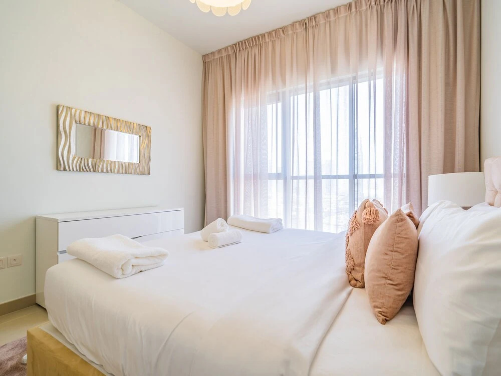Дубай: Monty - Incredible Burj Khalifa View From this Vibrant Apt