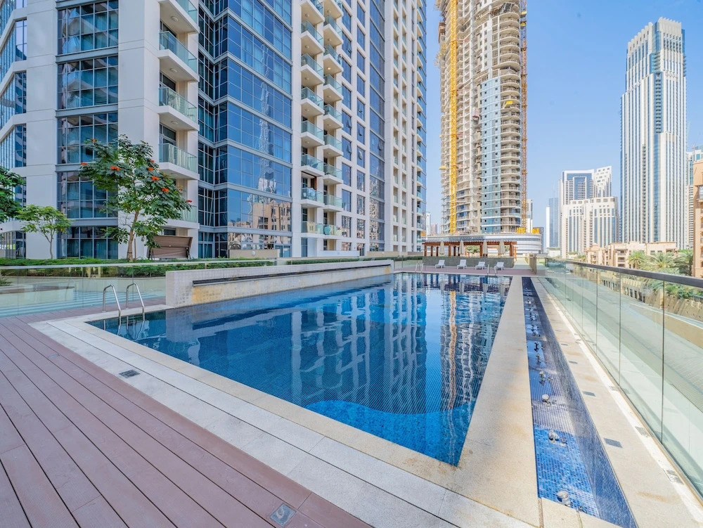 Дубай: Monty - Incredible Burj Khalifa View From this Vibrant Apt