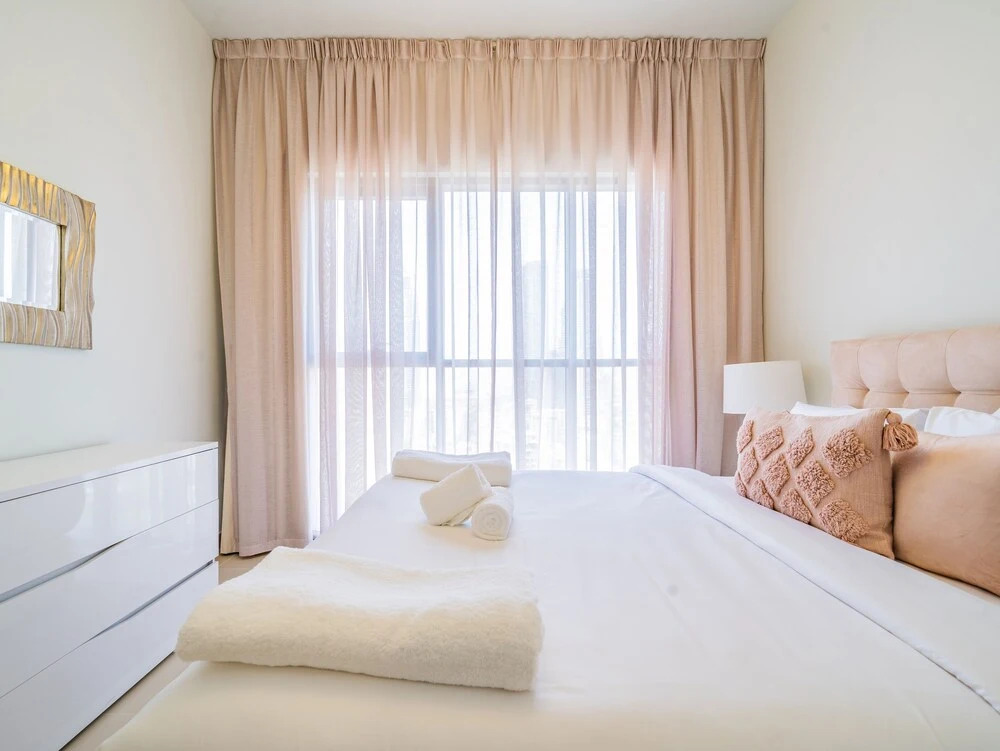 Дубай: Monty - Incredible Burj Khalifa View From this Vibrant Apt