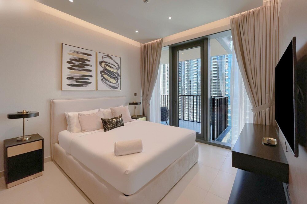 Дубай: Luxury Skyscraper in the Heart of DT