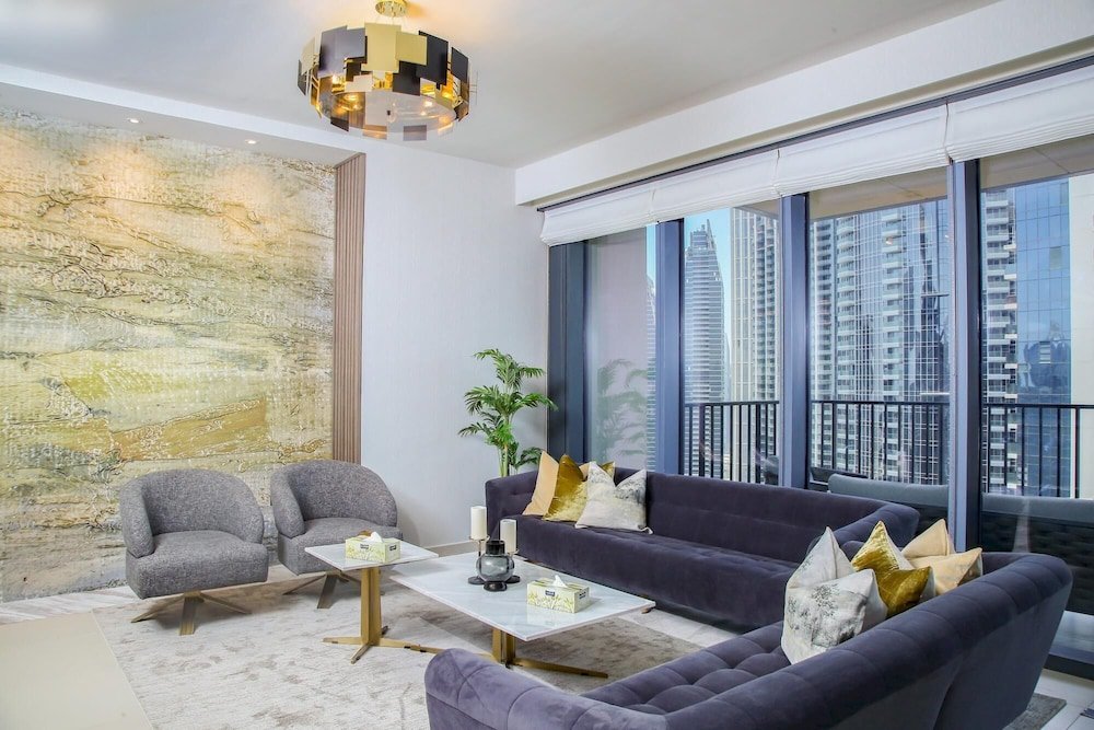 Дубай: Luxury Skyscraper in the Heart of DT
