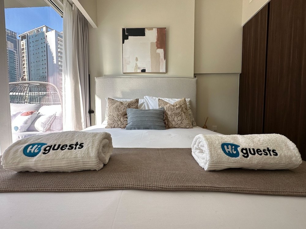 Дубай: HiGuests - Reva Residences