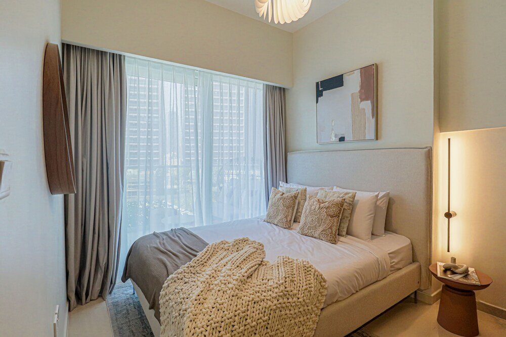 Дубай: HiGuests - Reva Residences