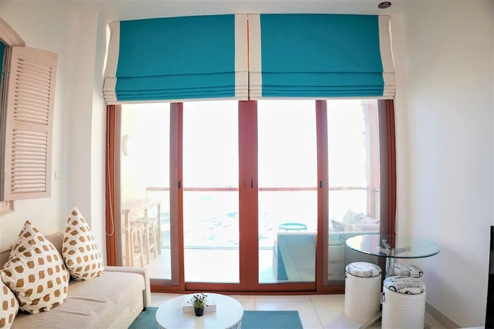 Дубай: Luxury on the Palm with Marina view balcony