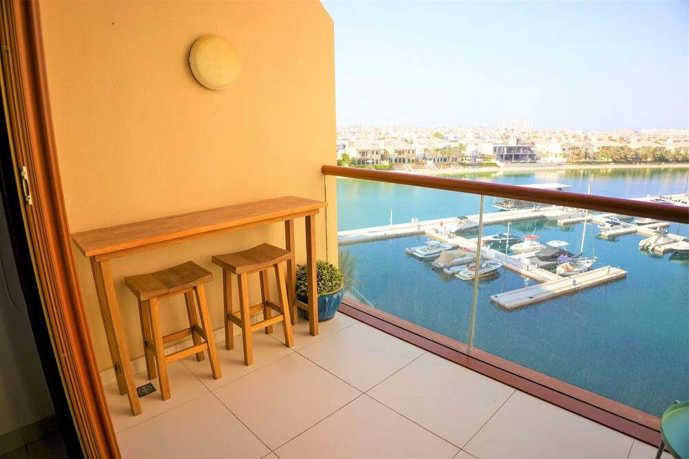 Дубай: Luxury on the Palm with Marina view balcony
