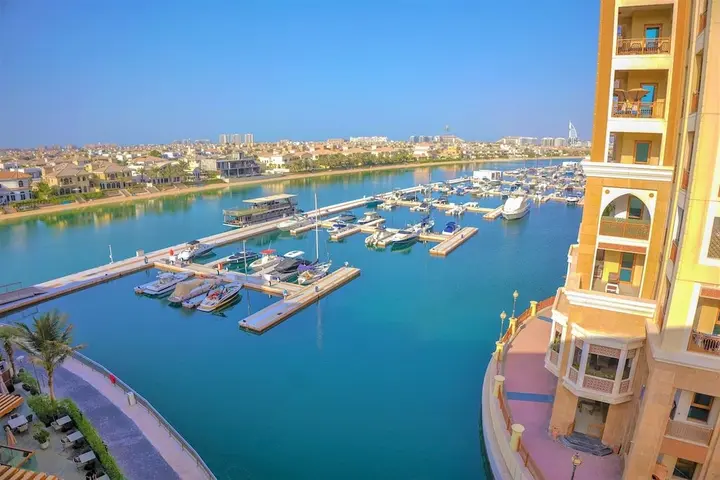 Дубай: Luxury on the Palm with Marina view balcony