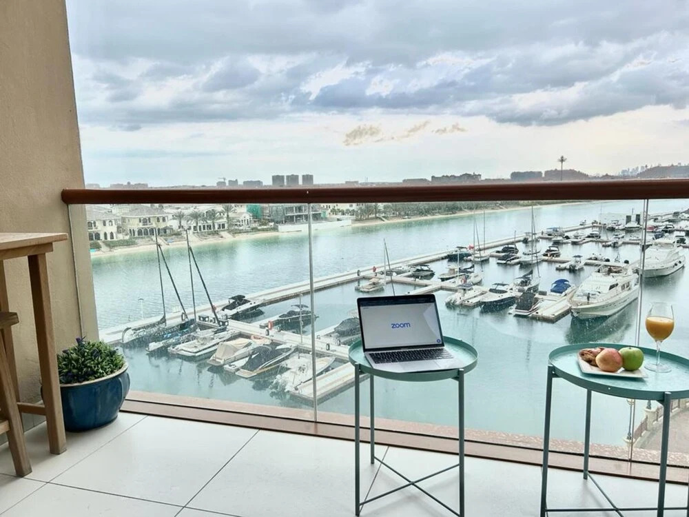 Дубай: Luxury on the Palm with Marina view balcony
