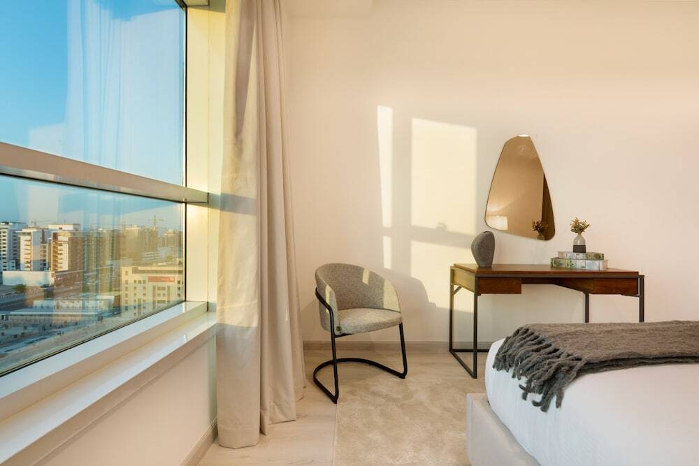 Дубай: Maison Privee - Millennium Executive Tower