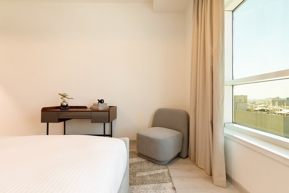 Дубай: Maison Privee - Millennium Executive Tower