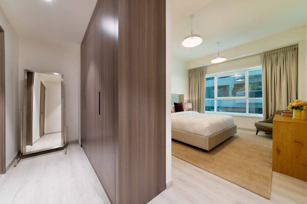 Дубай: Maison Privee - Millennium Executive Tower