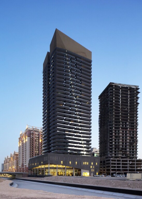 Дубай: Studio Apartment in The Matrix Tower