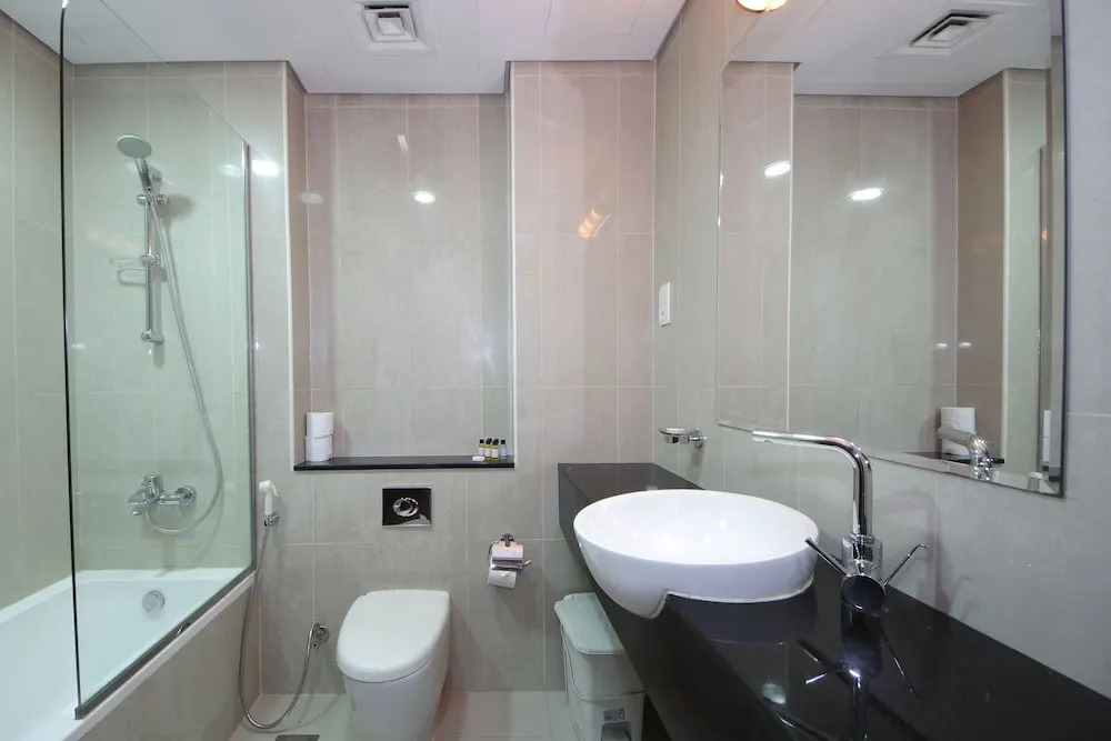Дубай: Studio Apartment in The Matrix Tower