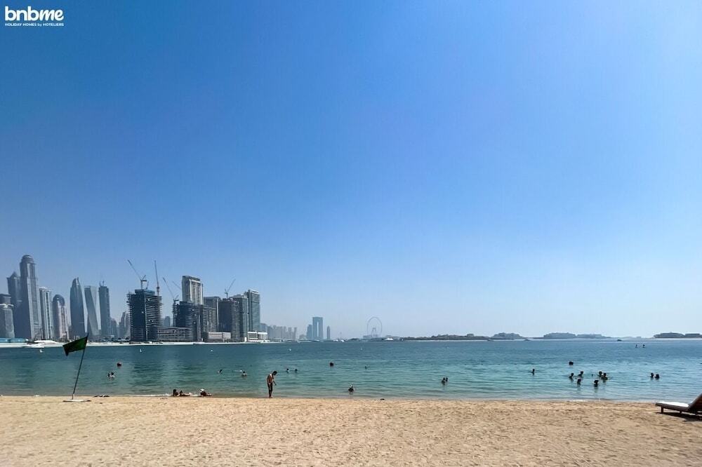 Дубай: Beach Pool Fairmont Residences