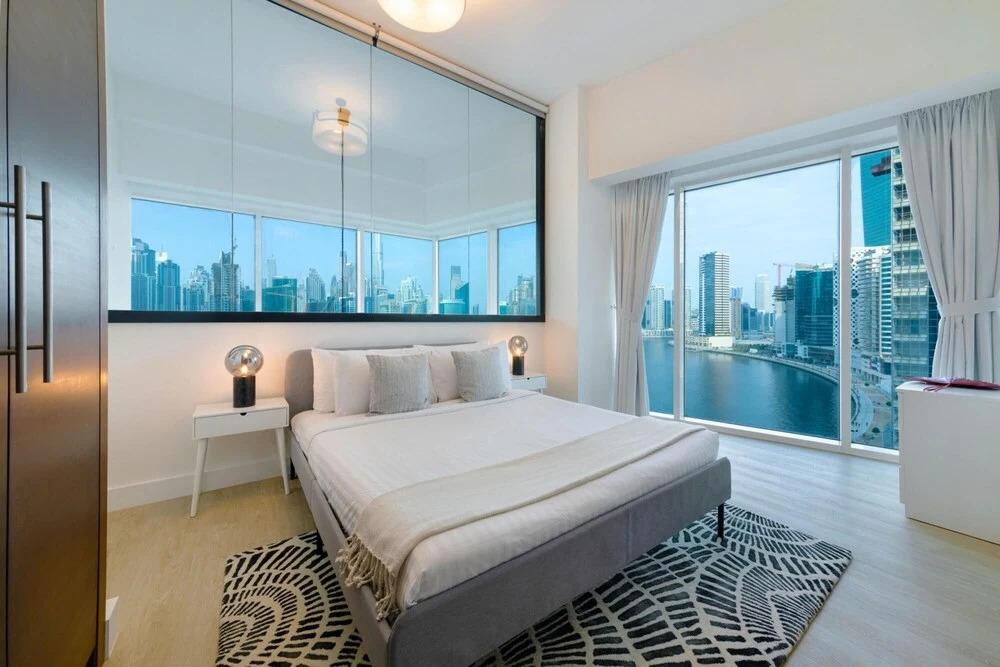 Дубай: Spectacular Duplex Apt w Canal Views