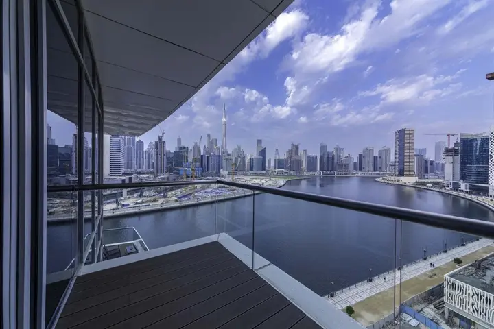 Дубай: Spectacular Duplex Apt w Canal Views