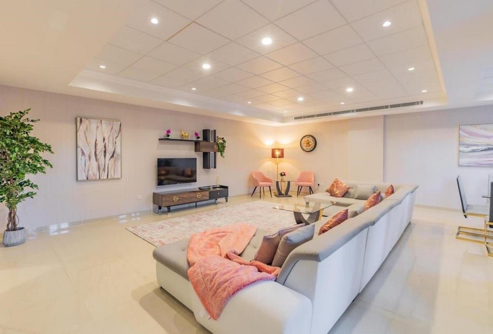 Дубай: GLOBALSTAY. Sarai Private Pool Homes and Villas