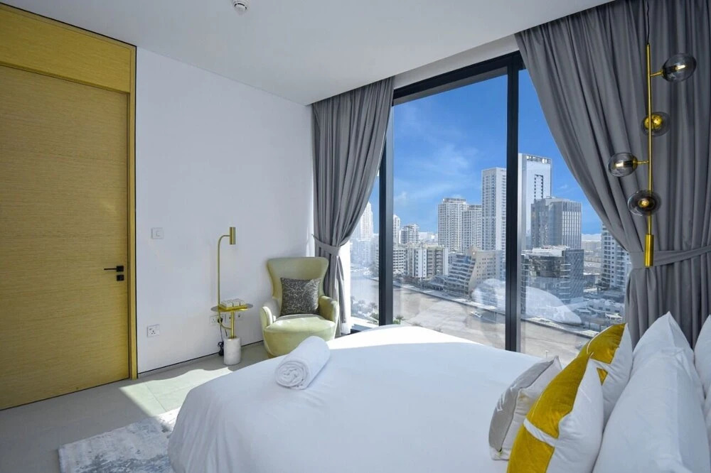 Дубай: Private Beach in a Bnbme Designer Apartment