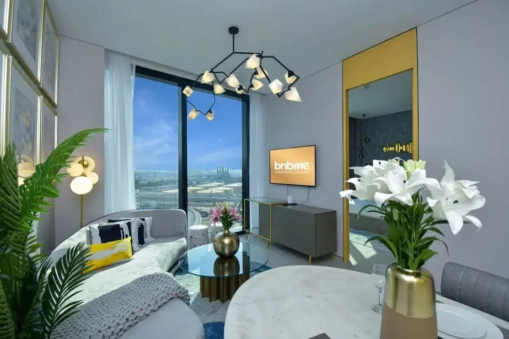 Дубай: Private Beach in a Bnbme Designer Apartment