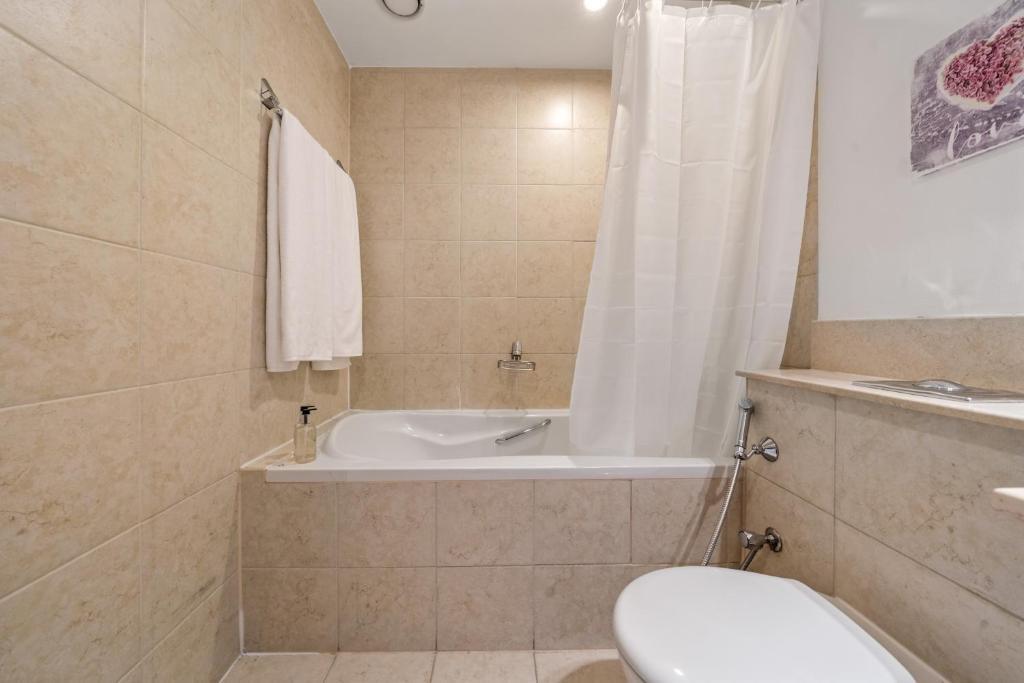 Дубай: Chic and Zen Apartment, Near Burj Khalifa Tower