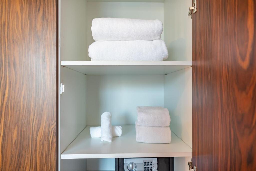 Дубай: Chic and Zen Apartment, Near Burj Khalifa Tower