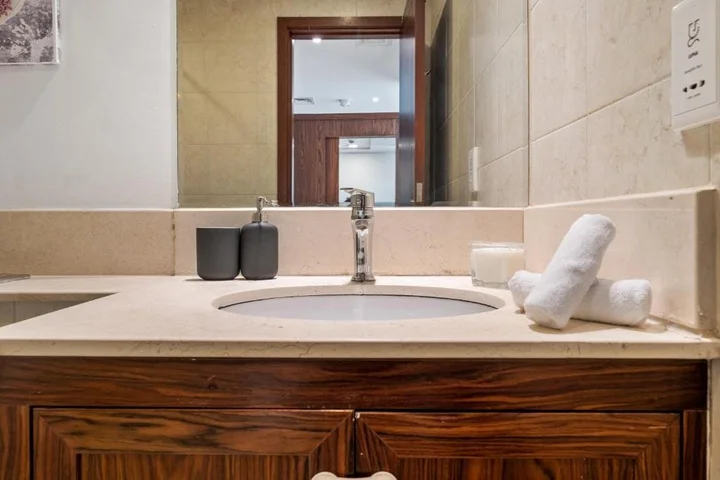 Дубай: Chic and Zen Apartment, Near Burj Khalifa Tower