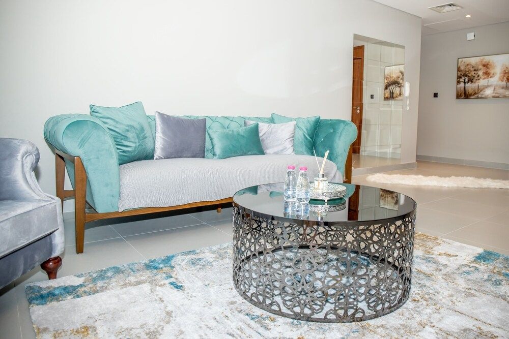 Дубай: Luxurious One Bedroom Terrace Apartment