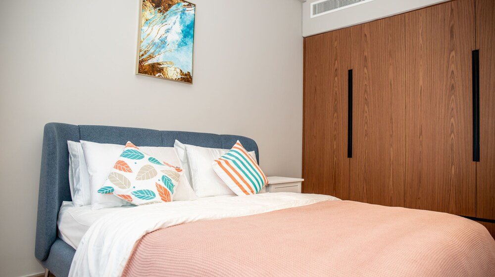 Дубай: Luxurious One Bedroom Terrace Apartment