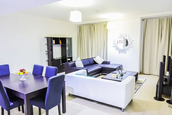 Дубай: Spacious 1 Bedroom Apartment in Murjan 1
