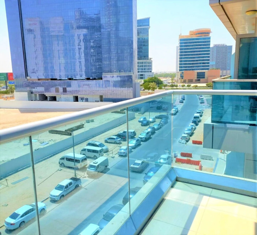Дубай: Gorgeous Business Bay Apartment with Balcony