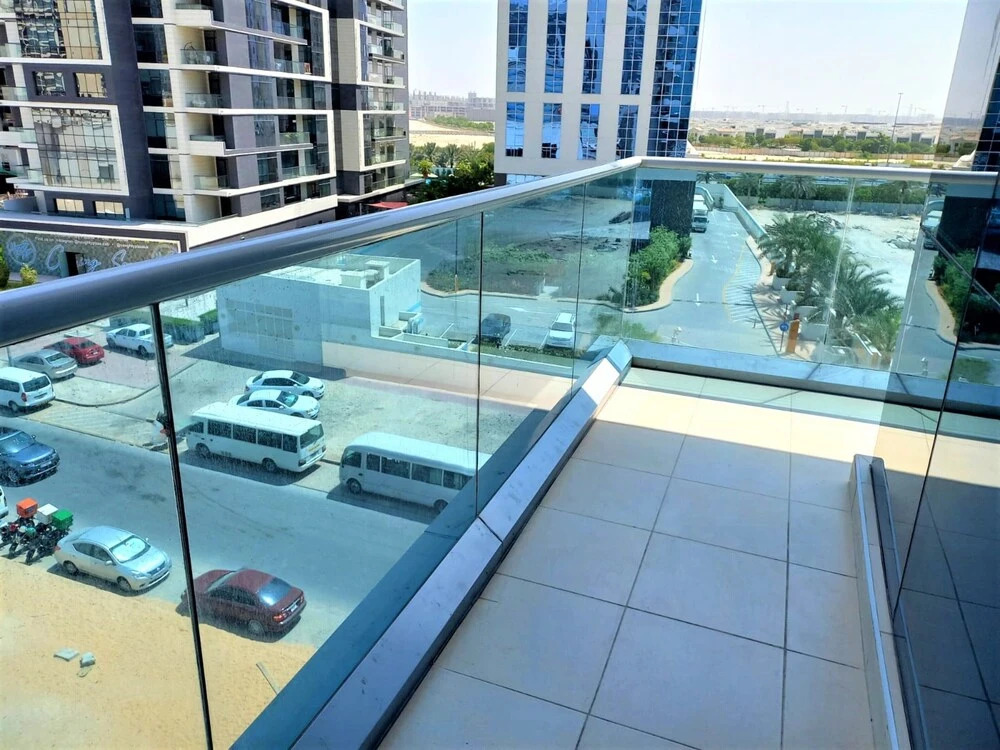 Дубай: Gorgeous Business Bay Apartment with Balcony